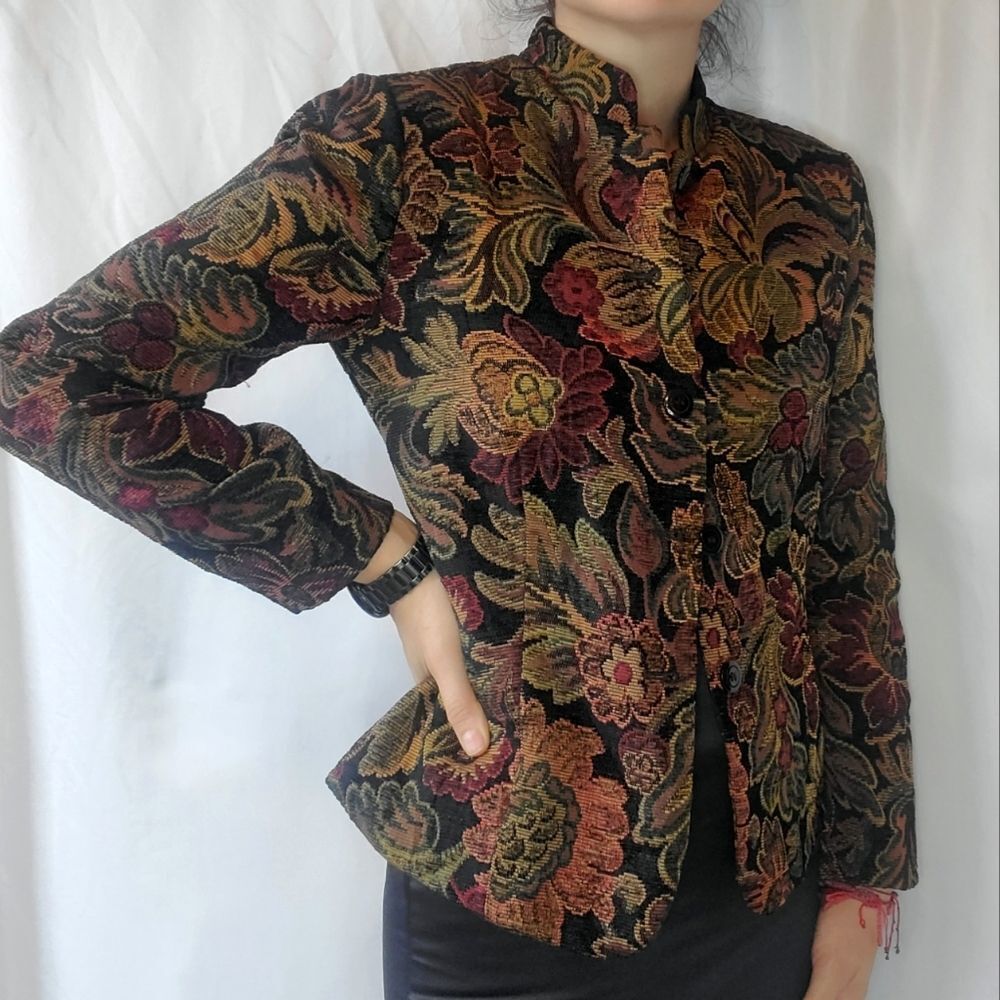 Mandarin collar tapestry floral jacket - Picture 3 of 10